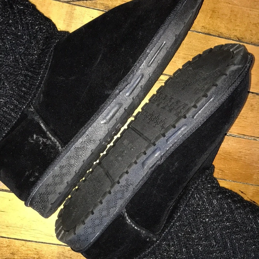 Muk Luks Black and Dark Gray Knit Cuff Ankle‎ Boots